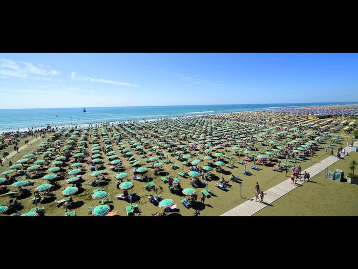 Beautiful Apartment Close To Bibione Beach - Beahost Екстериор снимка