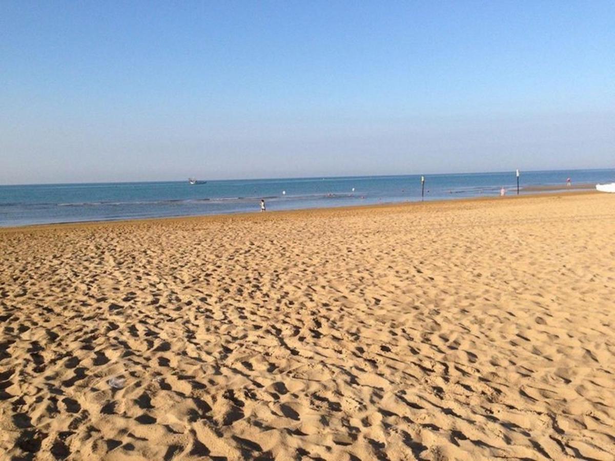 Beautiful Apartment Close To Bibione Beach - Beahost Екстериор снимка