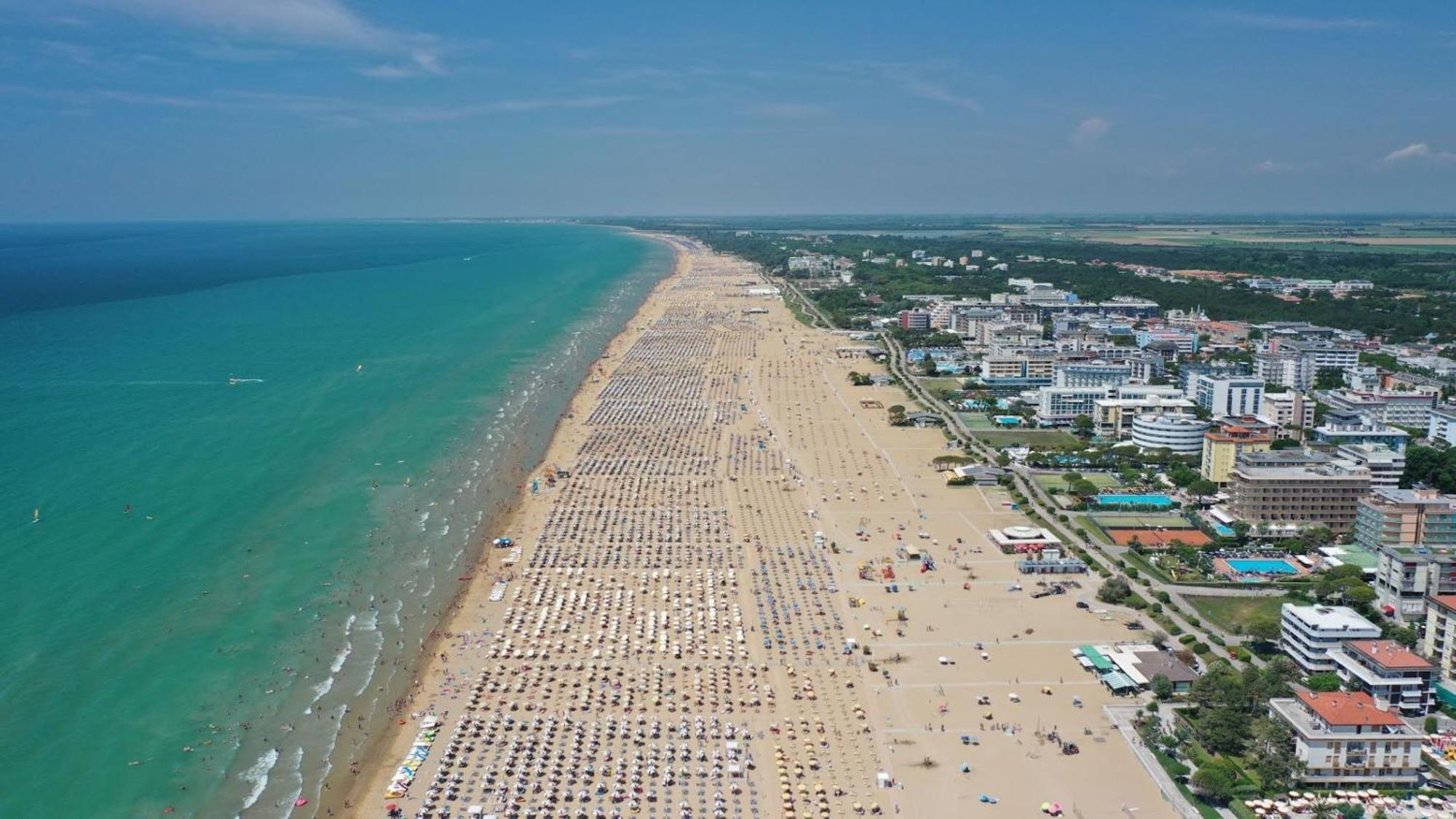 Beautiful Apartment Close To Bibione Beach - Beahost Екстериор снимка