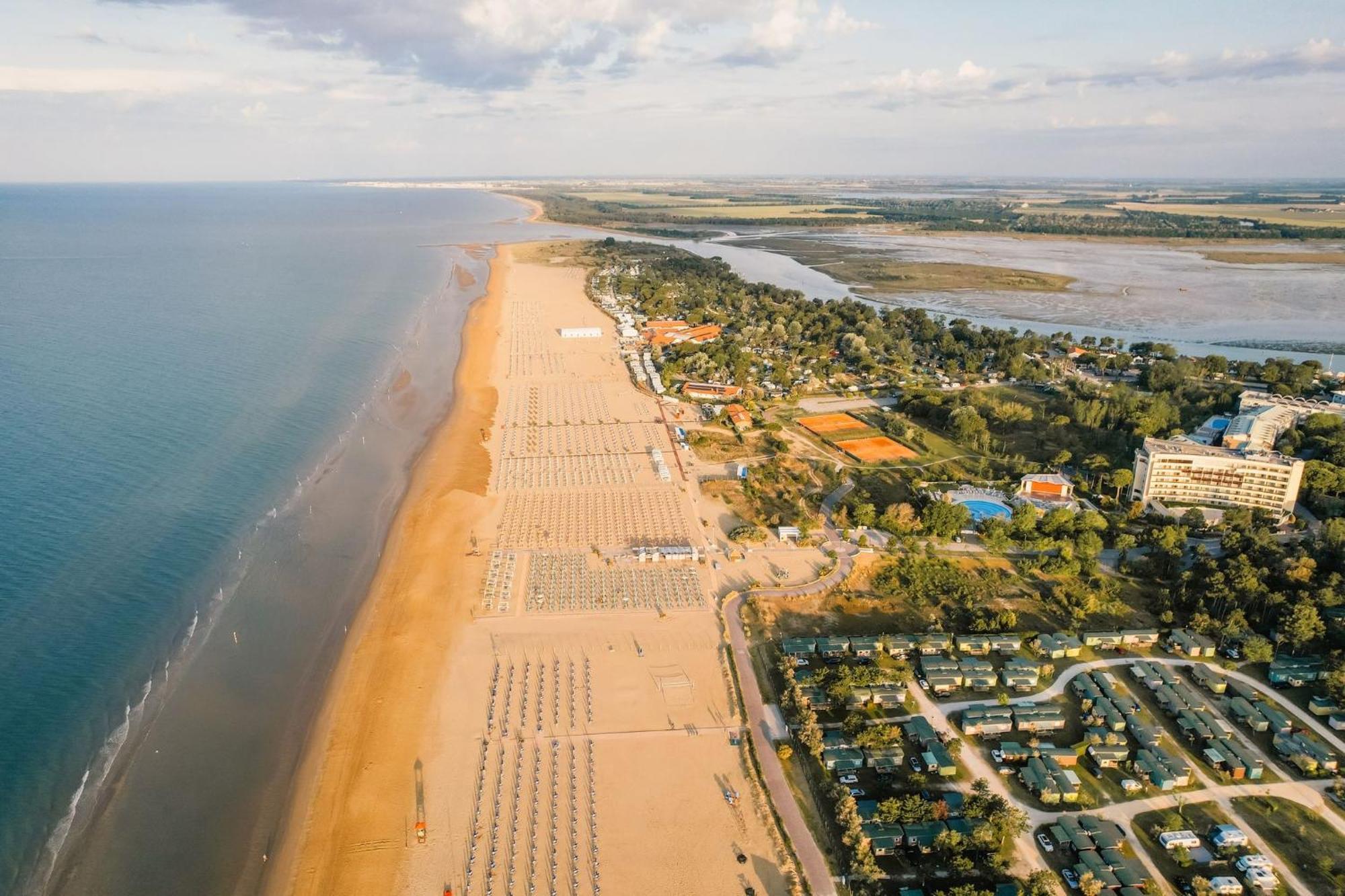 Beautiful Apartment Close To Bibione Beach - Beahost Екстериор снимка